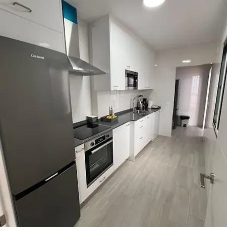 Atico Con Terraza Centro 140m2 Daire *